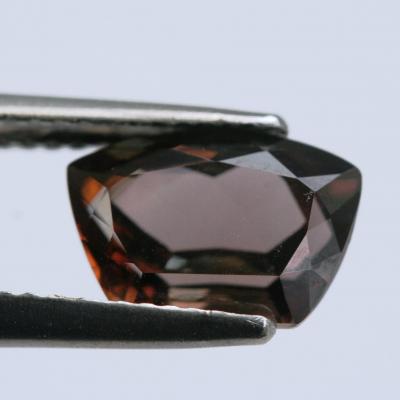 Kornérupine [2.81 ct]